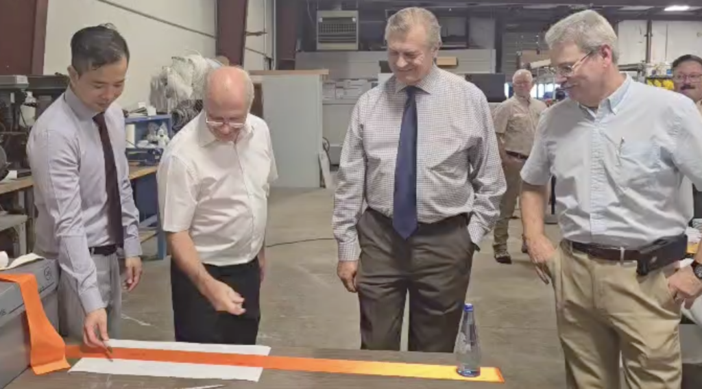 engineers_signing