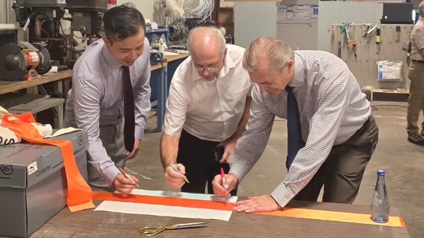 engineers_signing